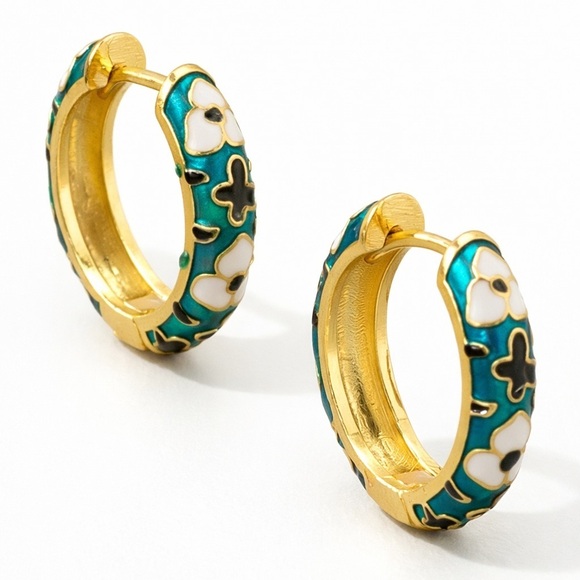 Boutique Jewelry - Blue Floral Huggies Earrings (9015)